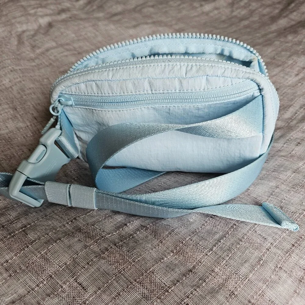 NEW! Lululemon Everywhere Belt Bag, 1L, Windmill - Picture 5 of 8